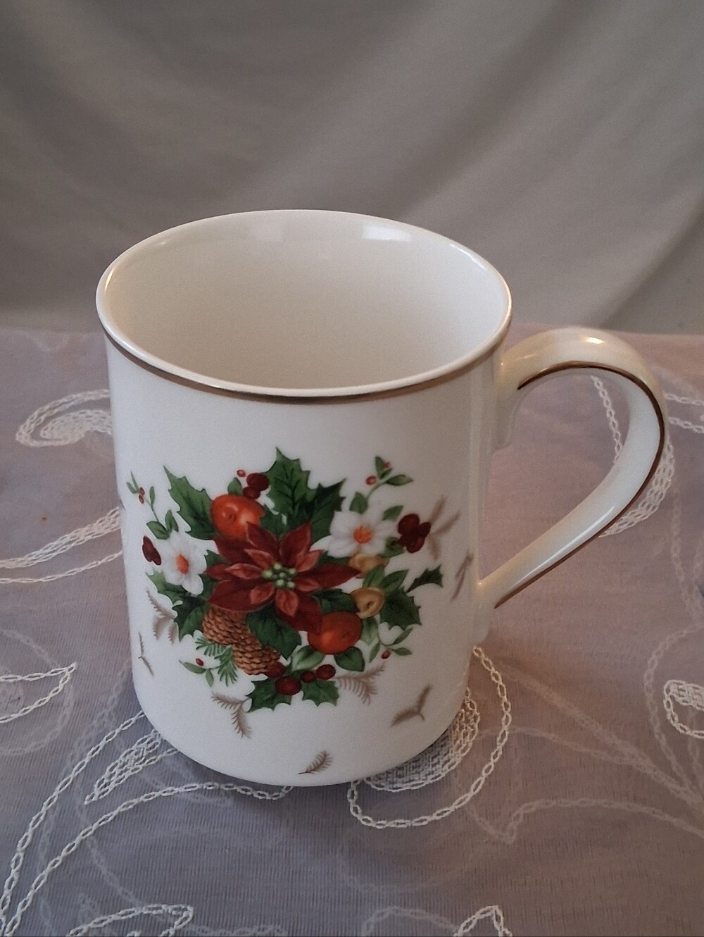 New in Box Mikasa "Holiday Delight" Petite Bone China Coffee Mug/Tea Cup